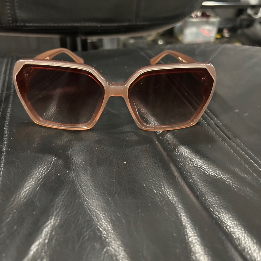 DIFF Chic Oversized light Brown Sunglasses - image 12